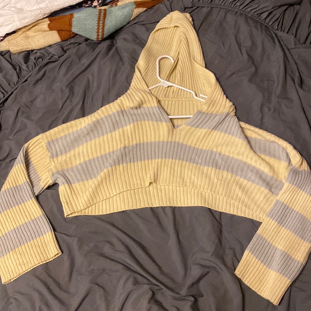 Cropped sweater